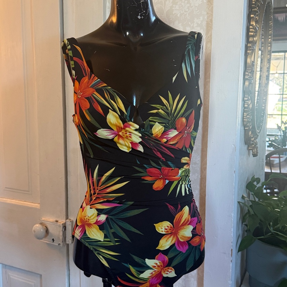 Miraclesuit Black Tropical Floral Ruched Waist One Piece Swimsuit Bra Sz 10